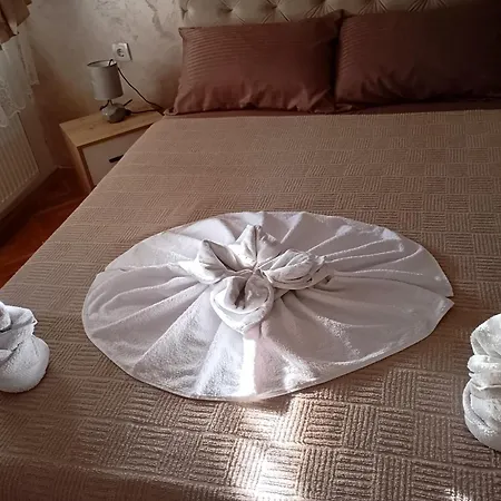 Aleksandrija Apartman *